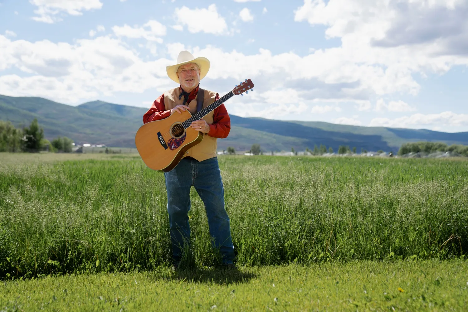 Older Texas retiree outdoors after planning pension income and accessible savings.